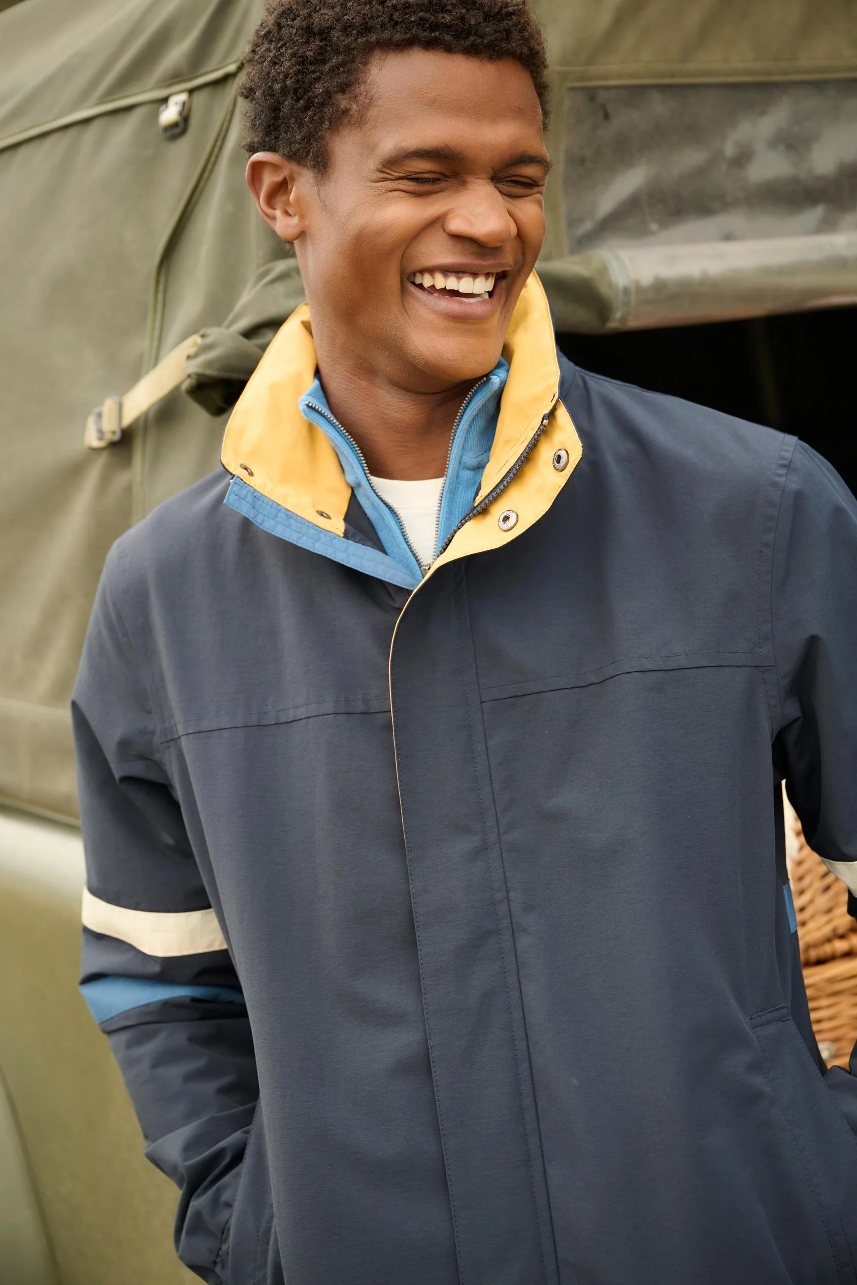 Barratt Showerproof Windbreaker - Image 3