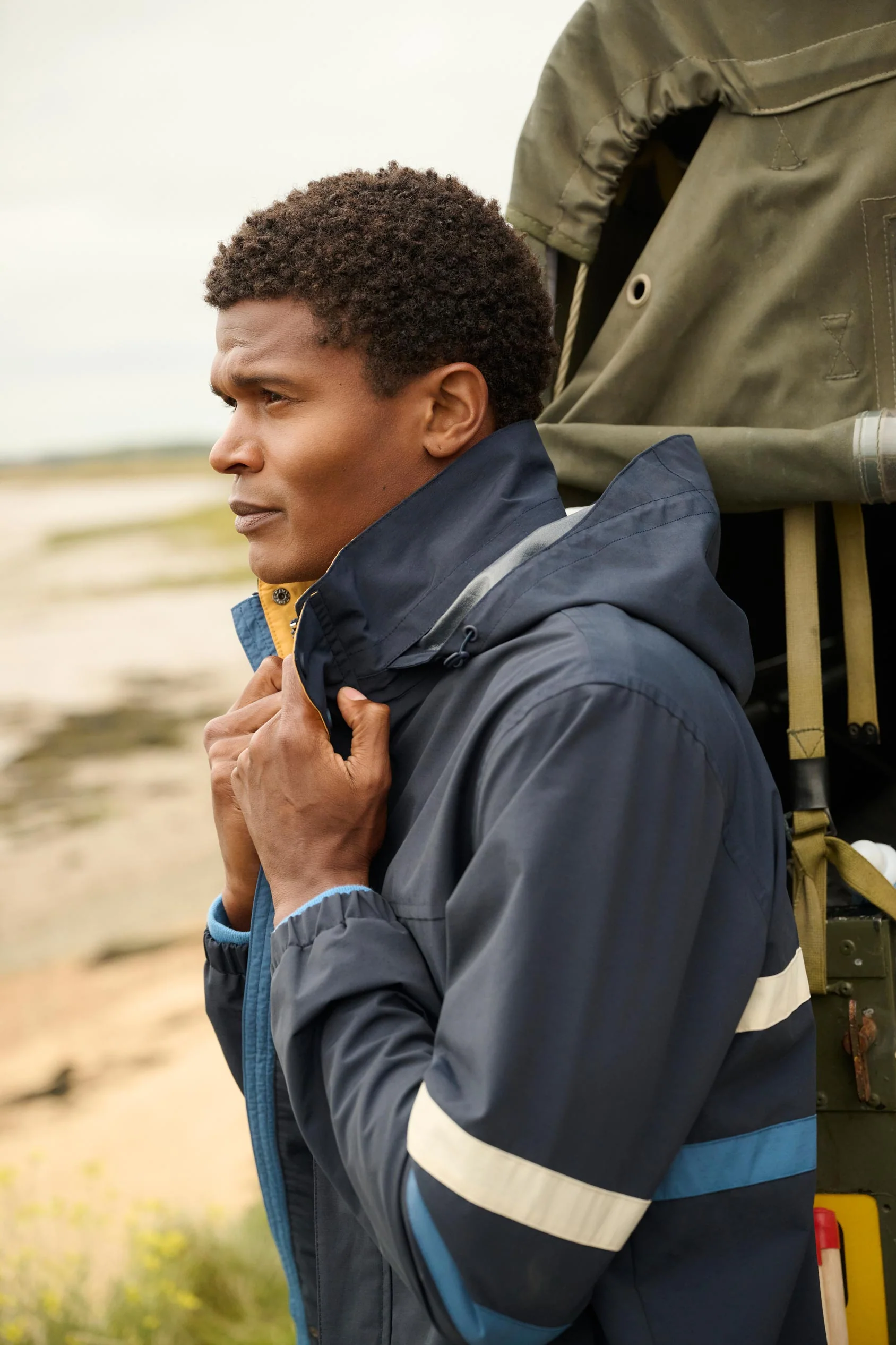 Barratt Showerproof Windbreaker - Image 4