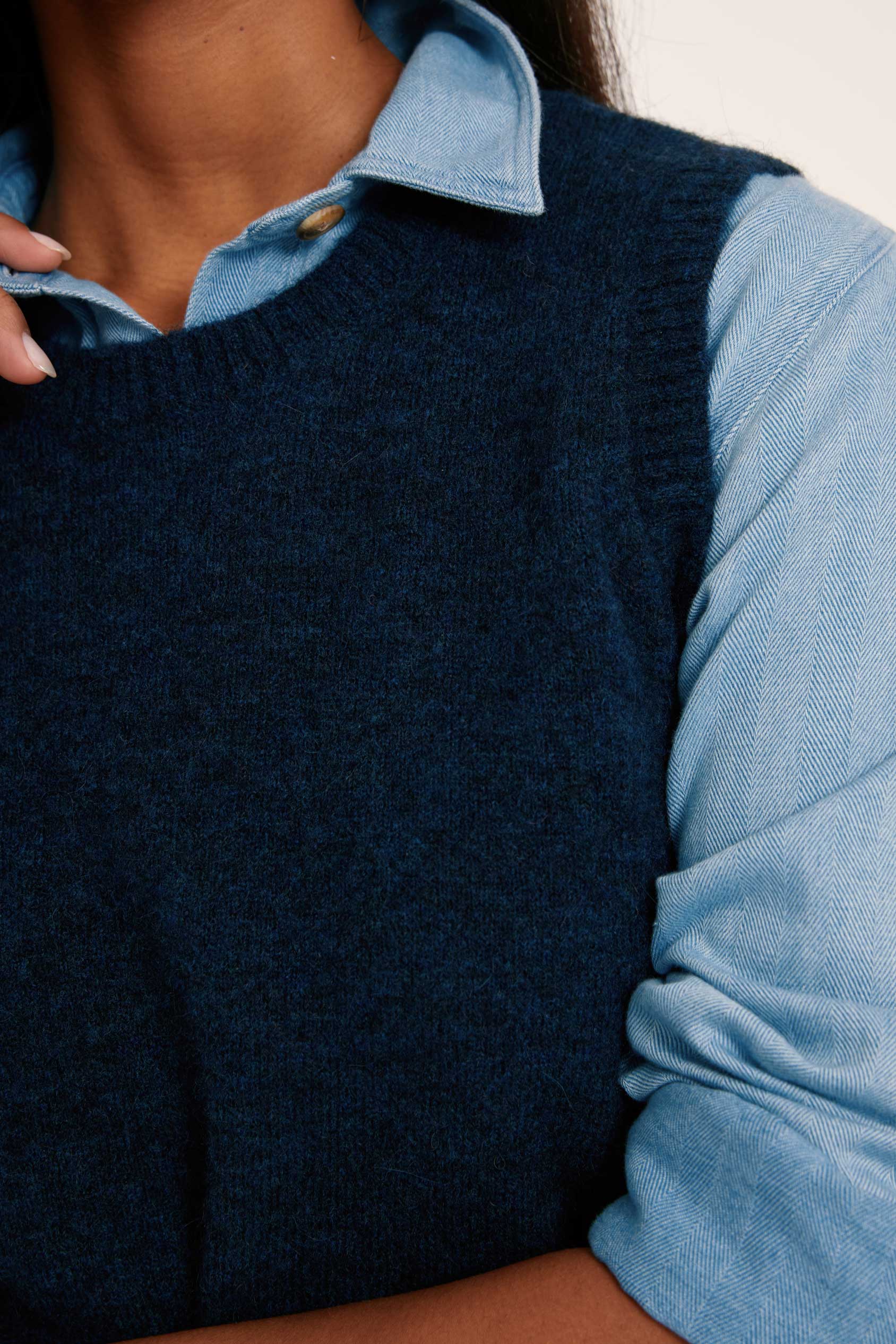 Munroe Fluffy Vest - Image 3